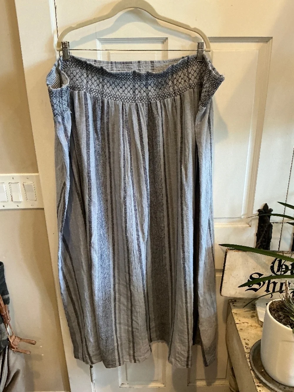 Striped skirt with elastic shirring at waist. Plus size!